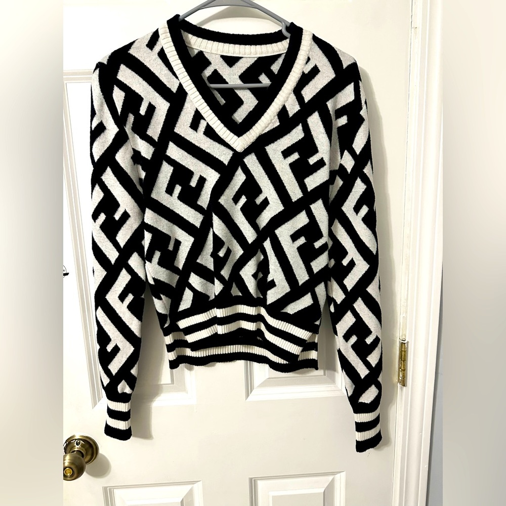 FENDI SWEATER